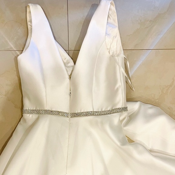 White May Queen gown - Picture 3 of 3